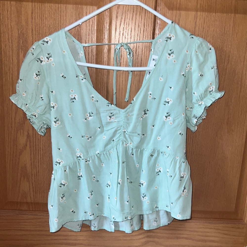 Floral Hollister top